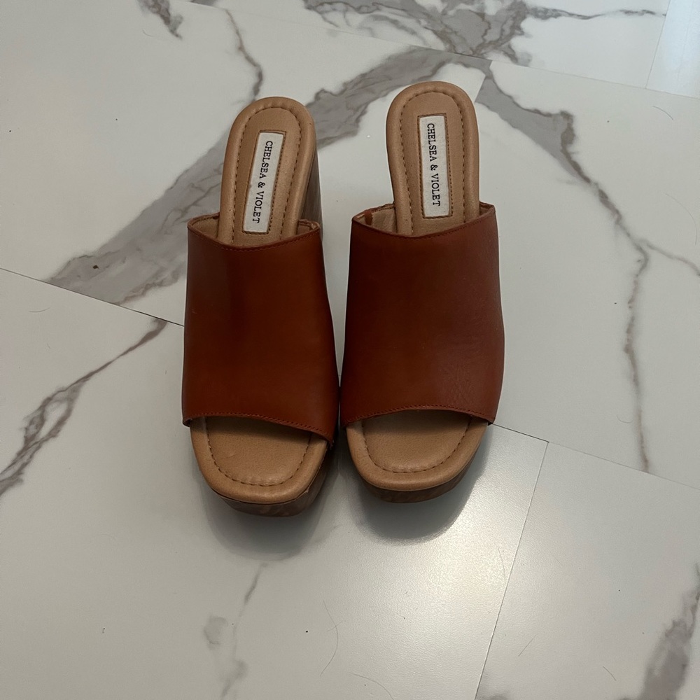 Chelsea and violet cognac brown clogs